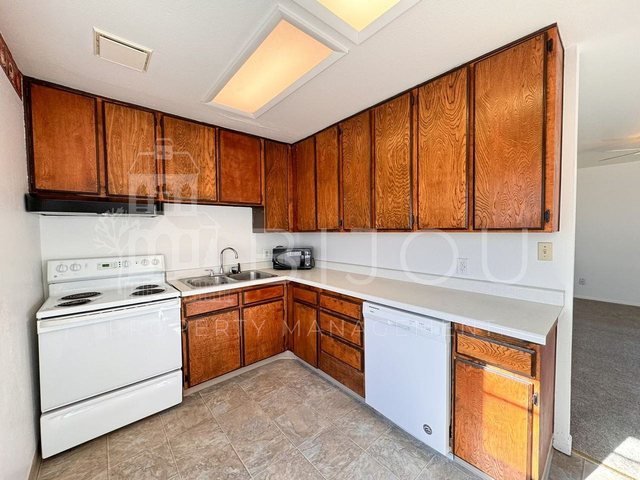 618 Prospect Lake Dr - Photo 7 of 19