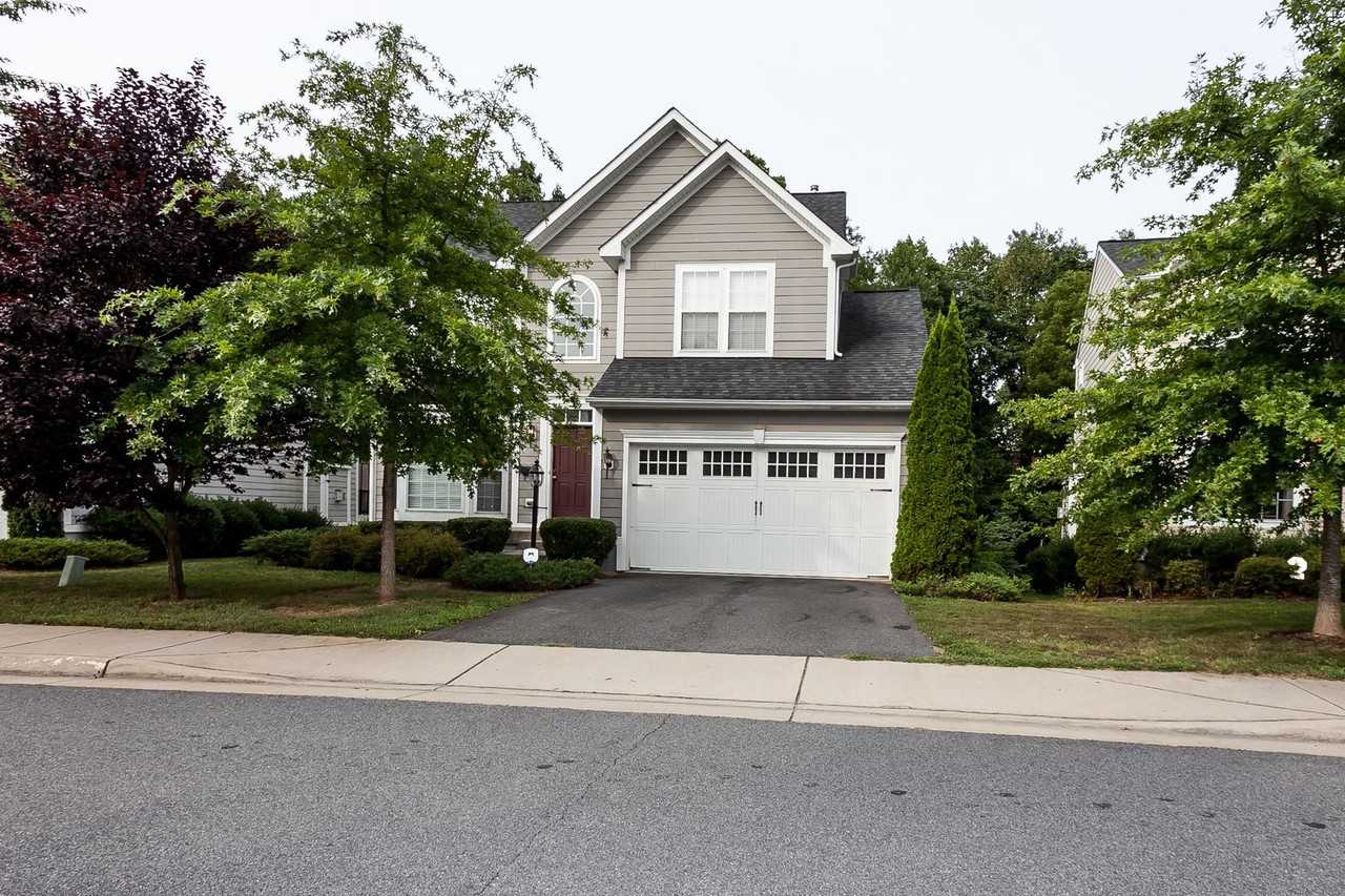 616 Rainier Rd - Photo 2 of 28