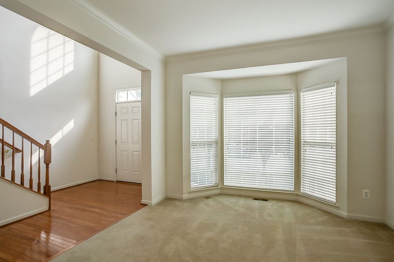 616 Rainier Rd - Photo 7 of 28