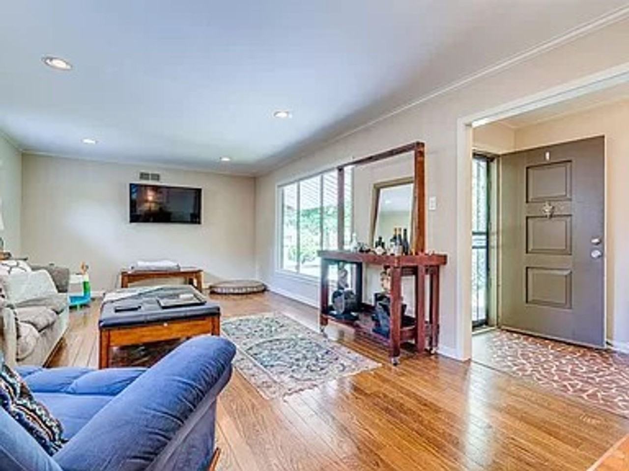 1584 Arcadia St - Photo 3 of 13