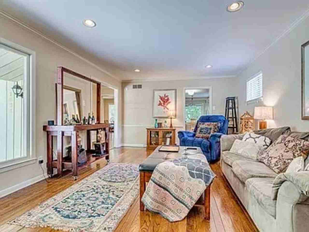 1584 Arcadia St - Photo 4 of 13