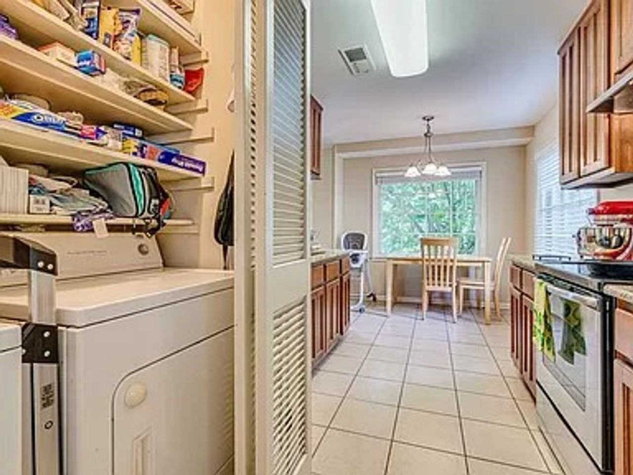 1584 Arcadia St - Photo 7 of 13