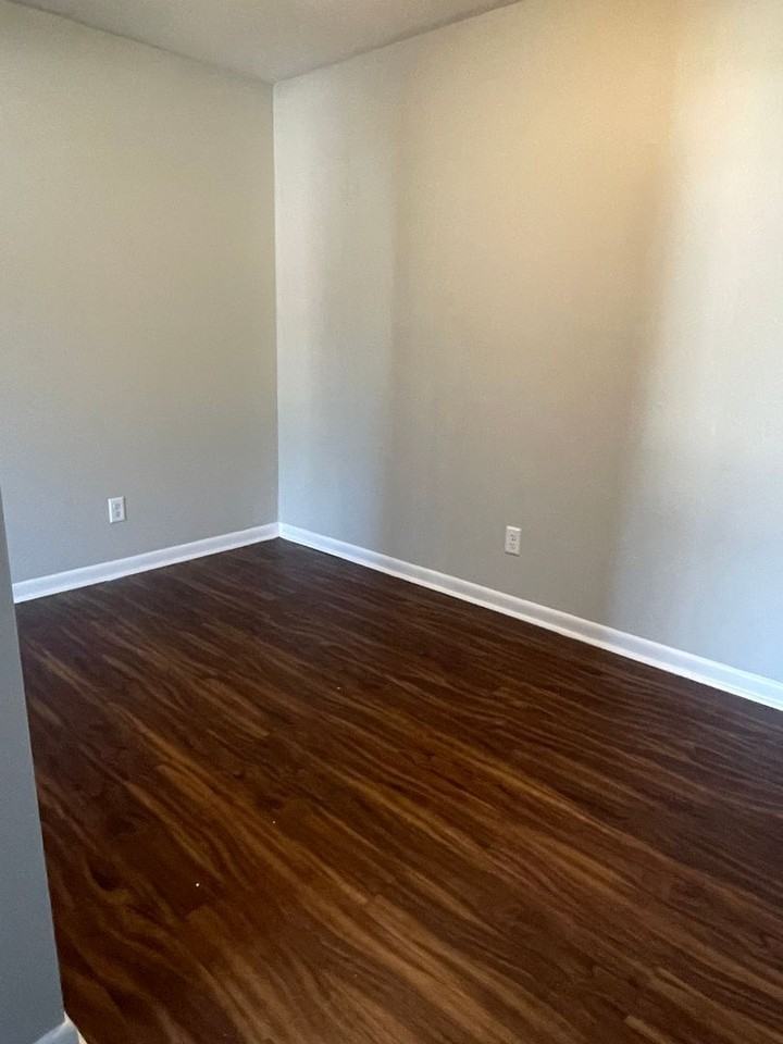 202 202 E. Main St. * - 924 - A #A - Photo 3 of 14