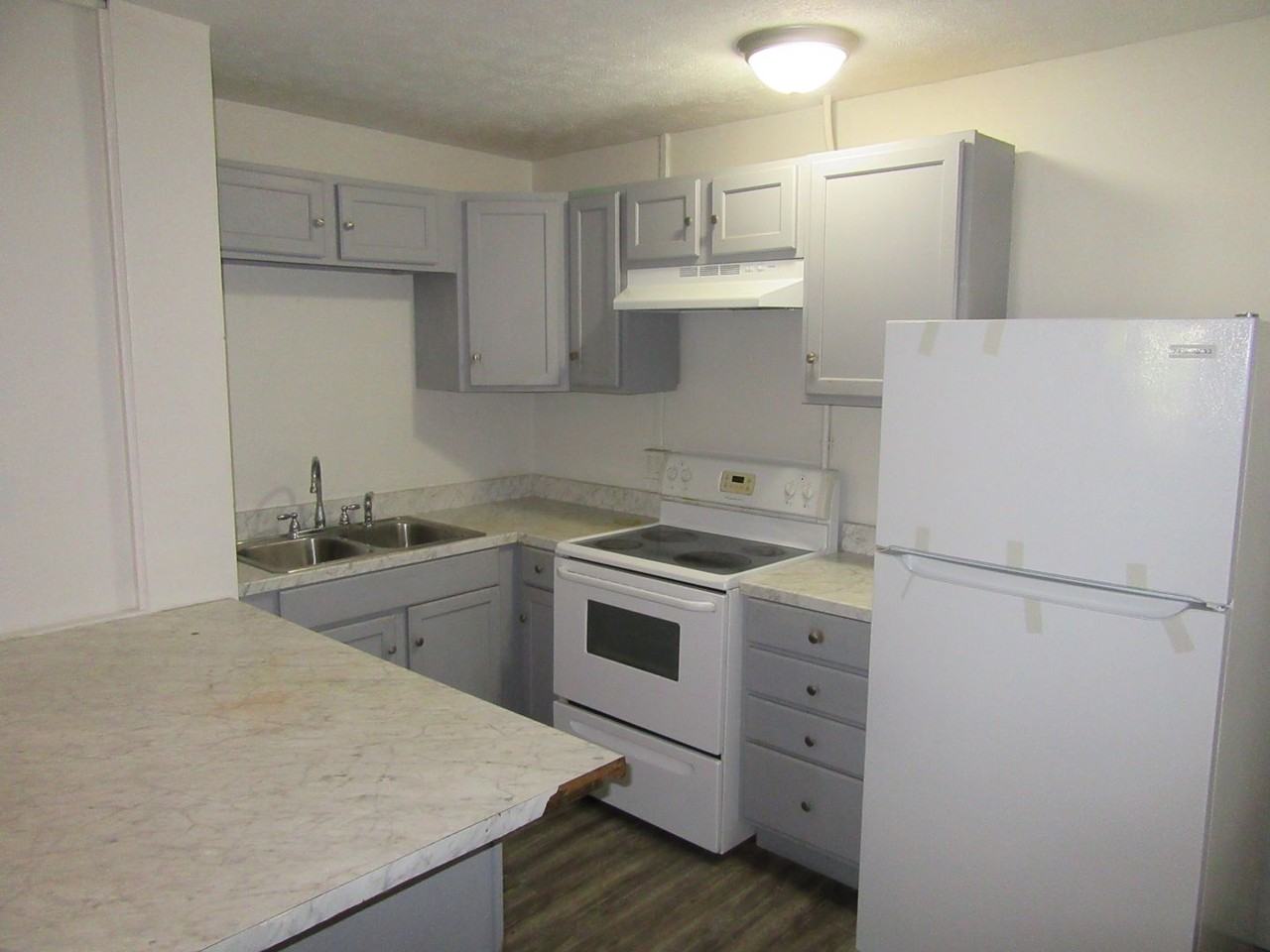 1511 Molitor Ave #6 - Photo 7 of 12