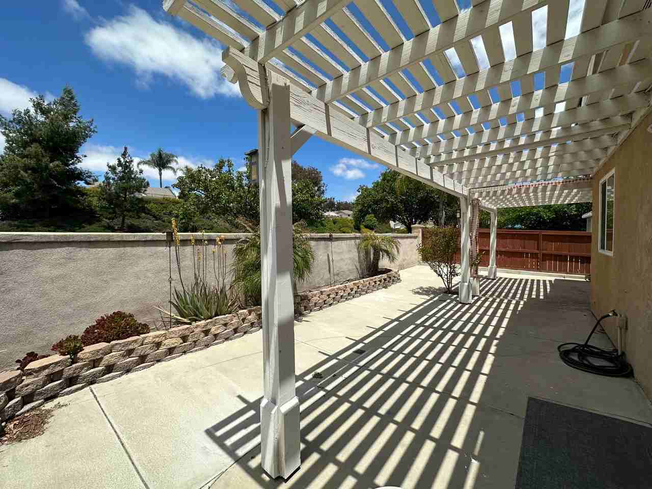 30900 Branford Dr - Photo 7 of 23