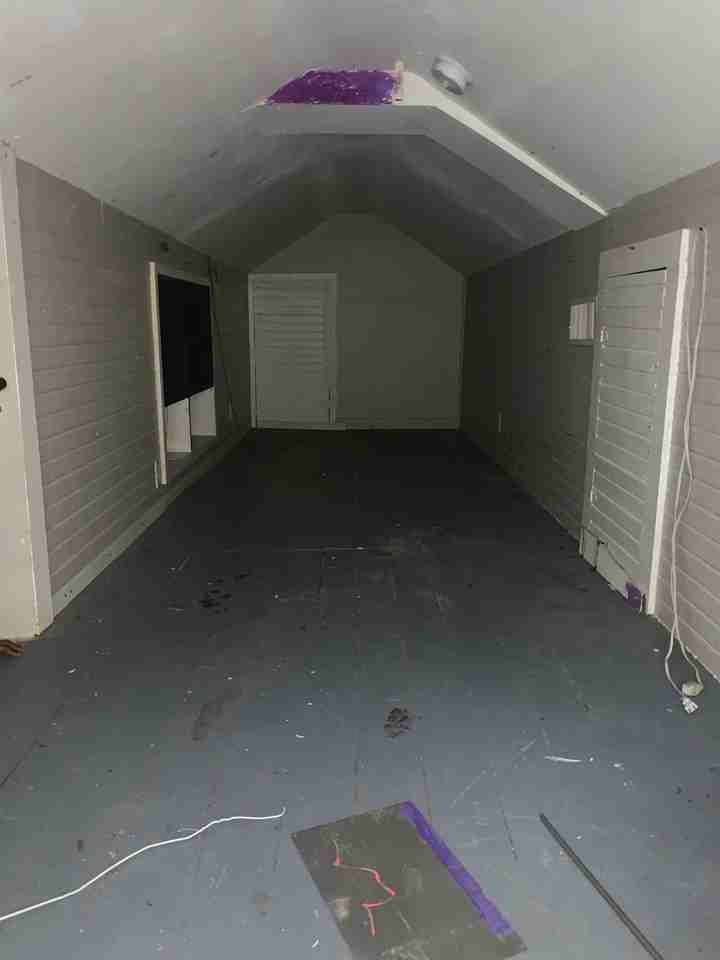 233 E Jordan St - Photo 6 of 7