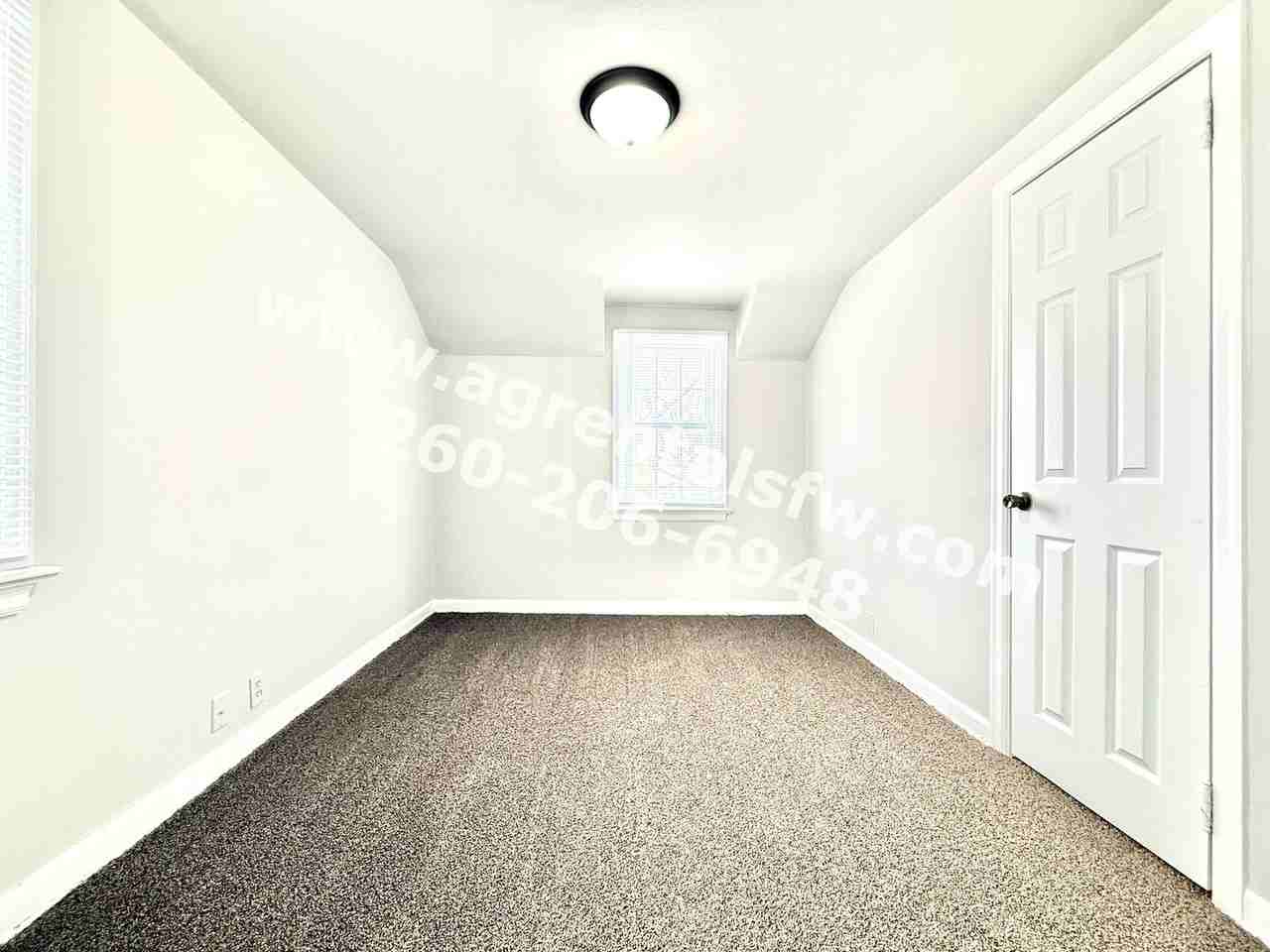 3510 Robinwood Dr - Photo 2 of 17