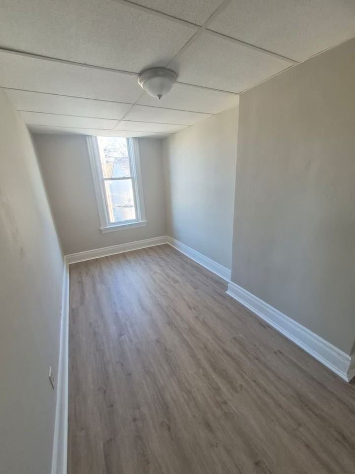 1607 Maryland Ave - Photo 4 of 9