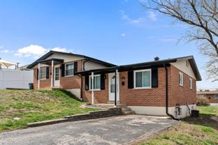 945 Ohlman Ave - Photo 1 of 1