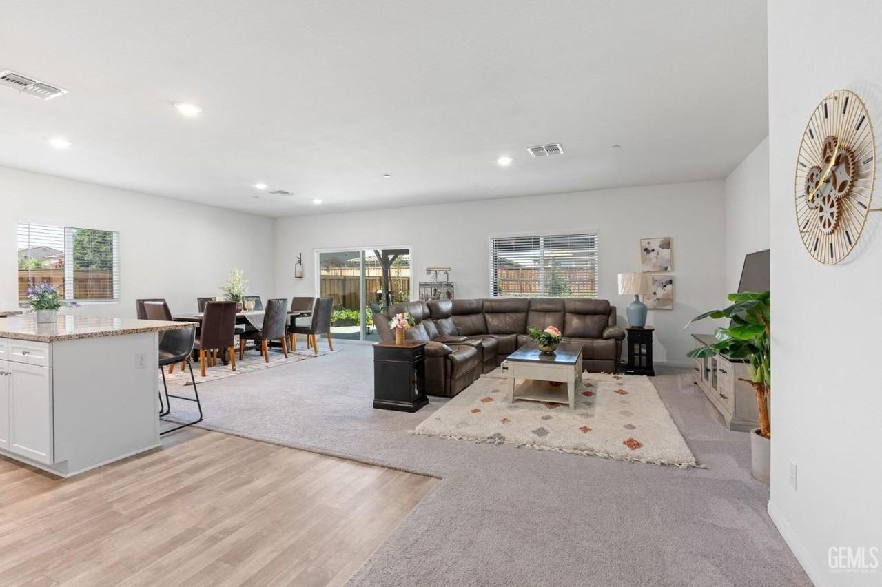 10812 Asuncion Pl - Photo 6 of 31