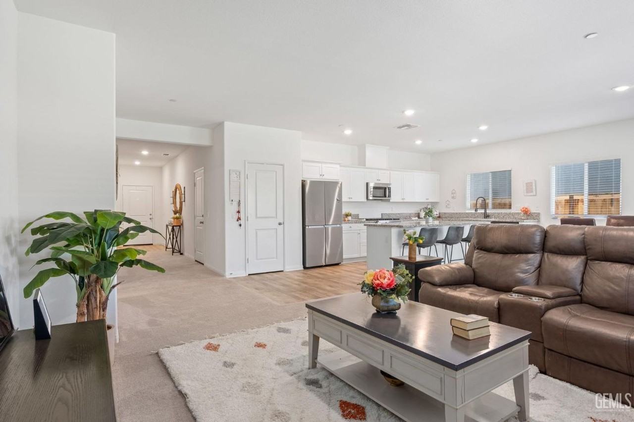 10812 Asuncion Pl - Photo 7 of 31