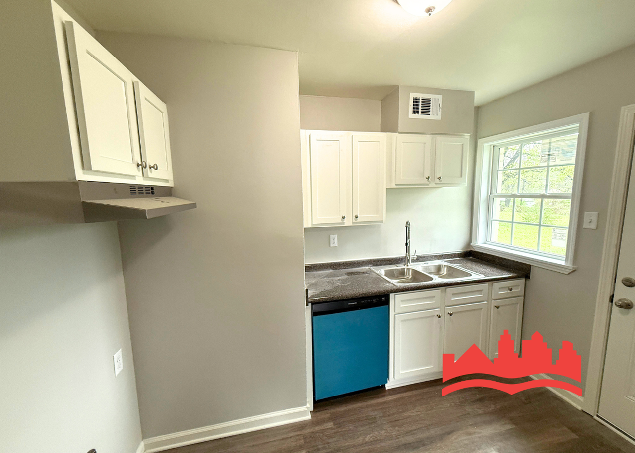 3388 Charlotte Rd - Photo 7 of 14