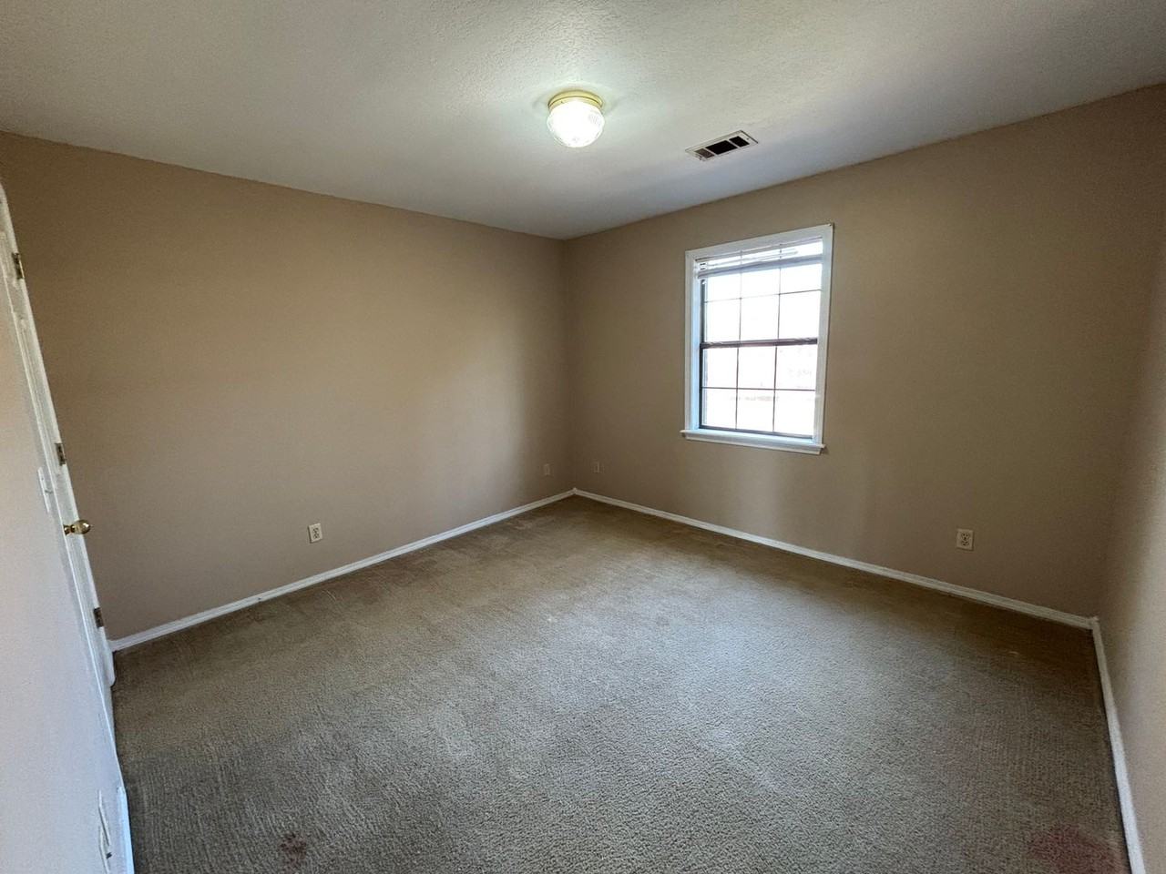 112 W 15th St - Photo 6 of 7