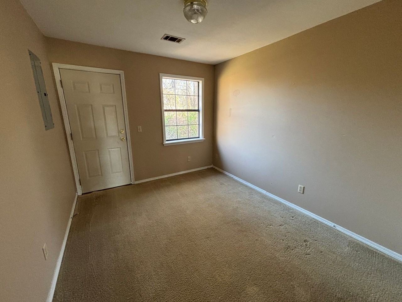 112 W 15th St - Photo 7 of 7