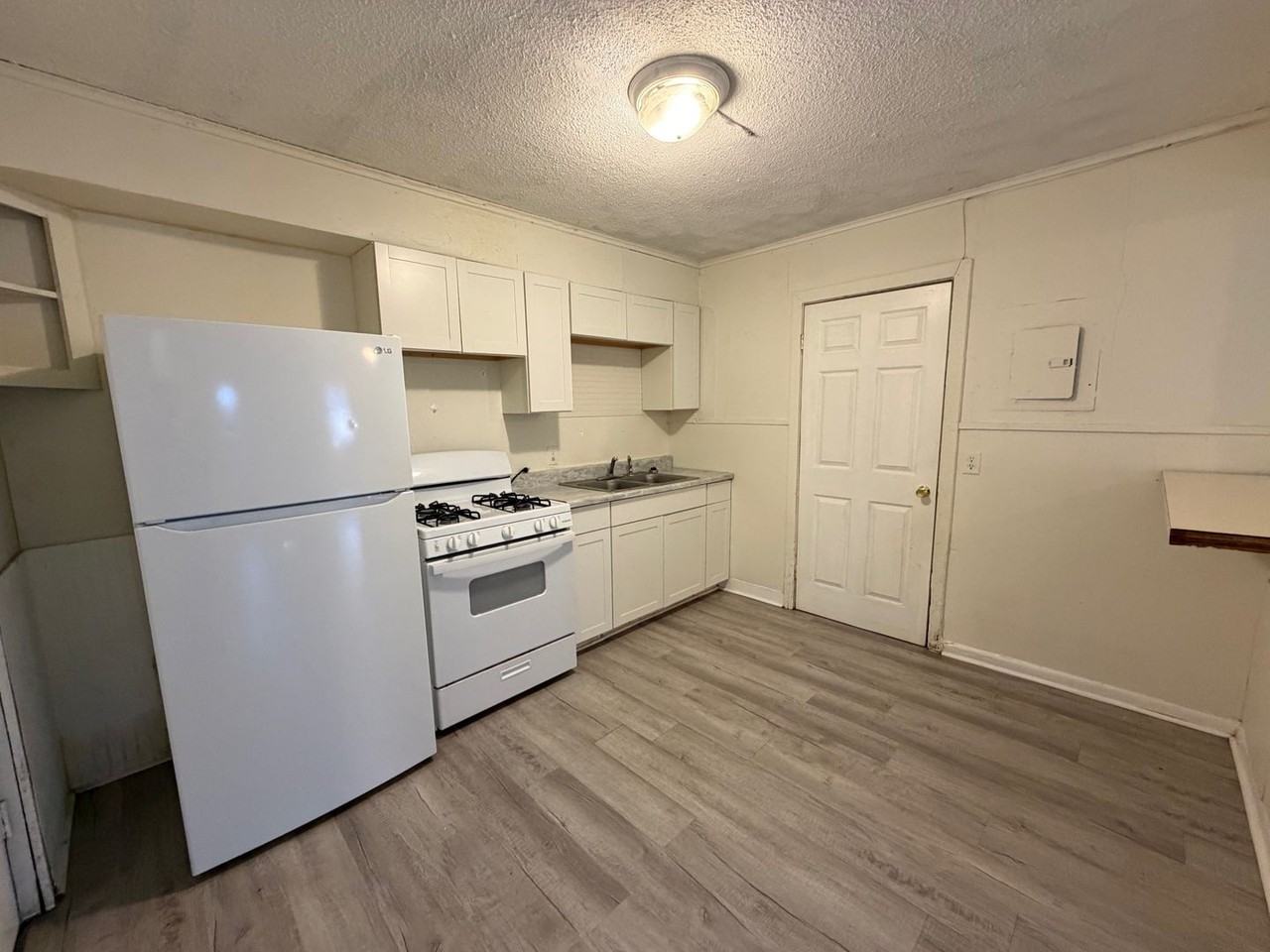 2917 Common St - Photo 4 of 5