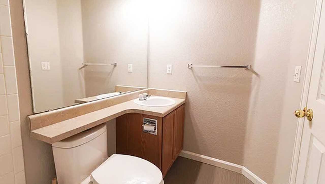 10079 Jasper St - Photo 7 of 24