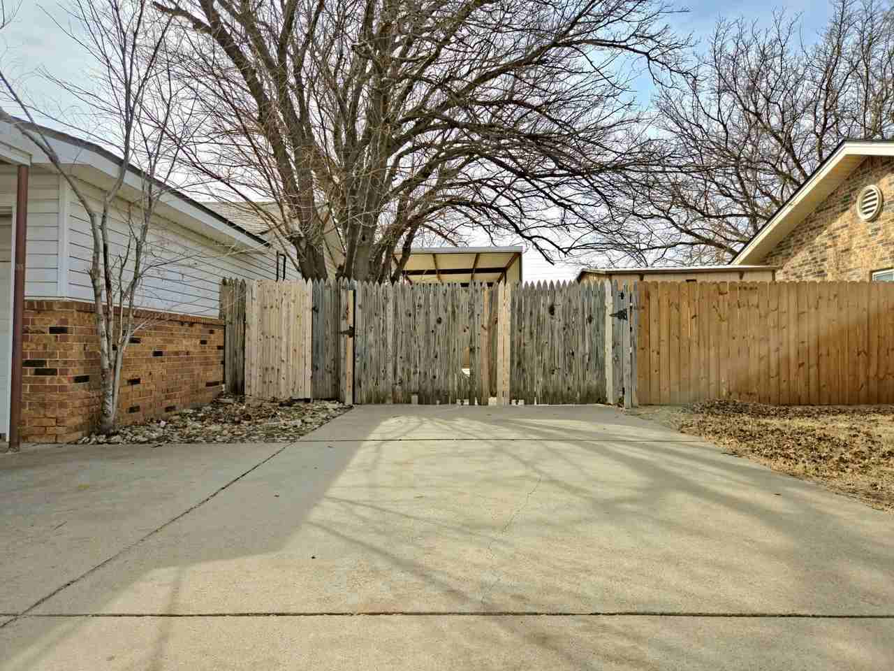 4821 13th St - Photo 3 of 30