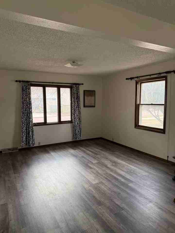 1112 E 6th Ave - Photo 2 of 7