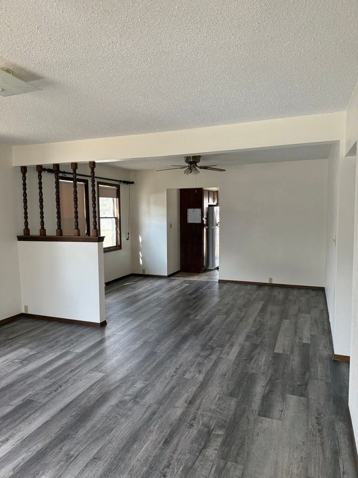 1112 E 6th Ave - Photo 4 of 7