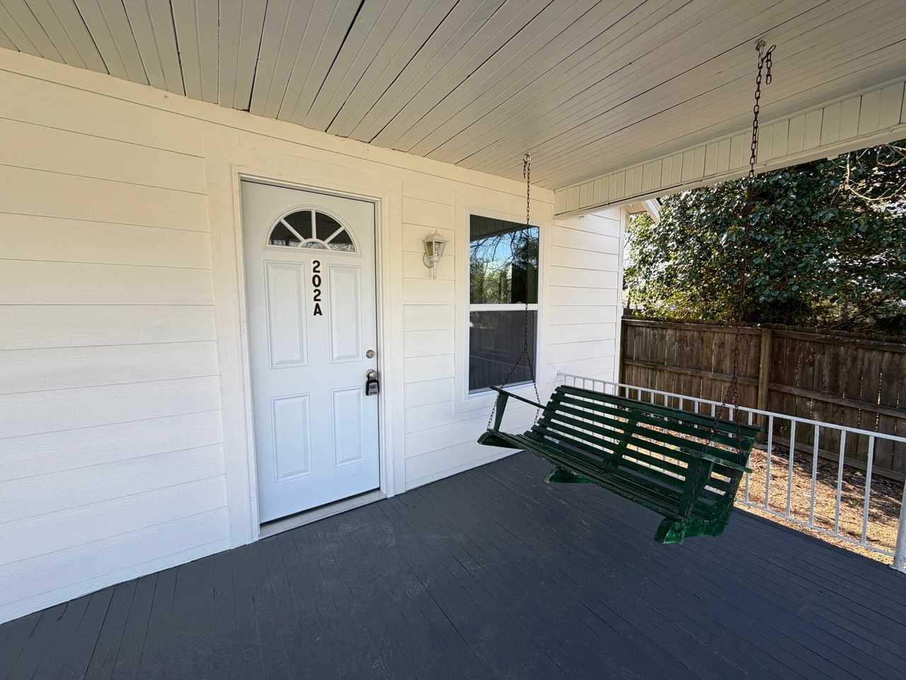 202 Woodward St Ne - Photo 2 of 10