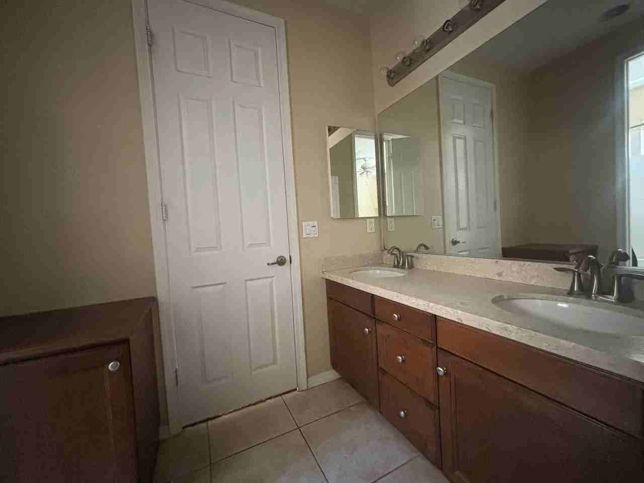 26525 Craftsmen Ct - Photo 5 of 33