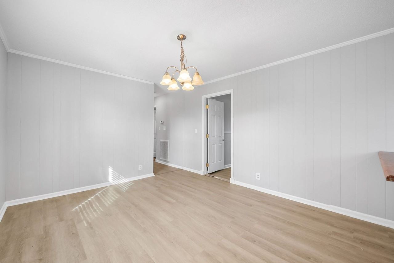 512 Yvonne Dr - Photo 6 of 25