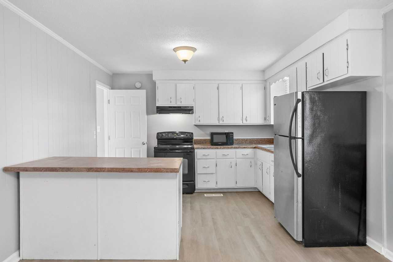 512 Yvonne Dr - Photo 7 of 25