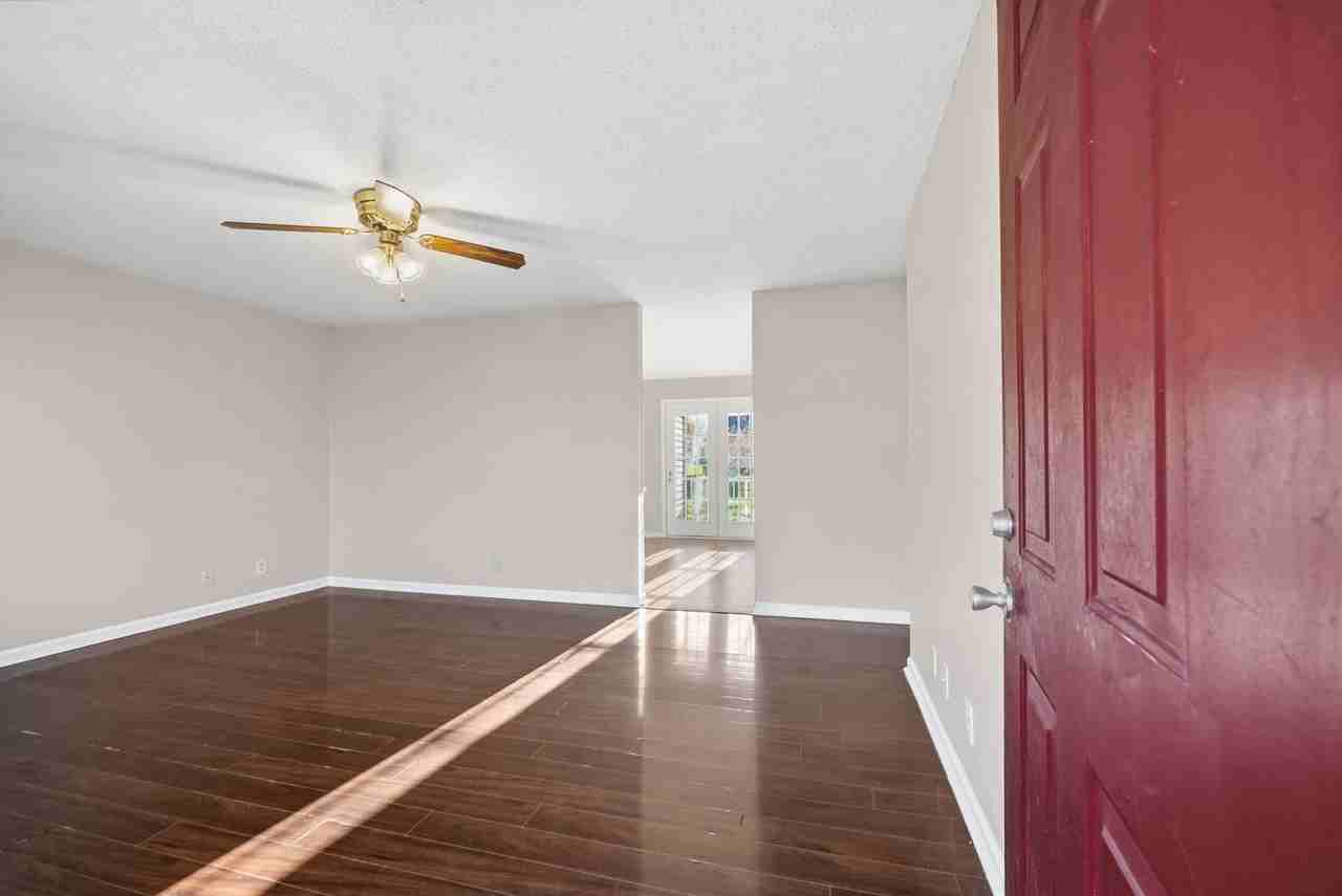 563 Bridgette Dr - Photo 3 of 23