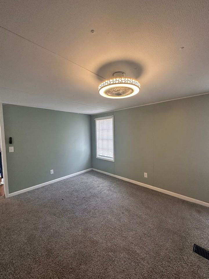 161 Jane Dr - Photo 3 of 16