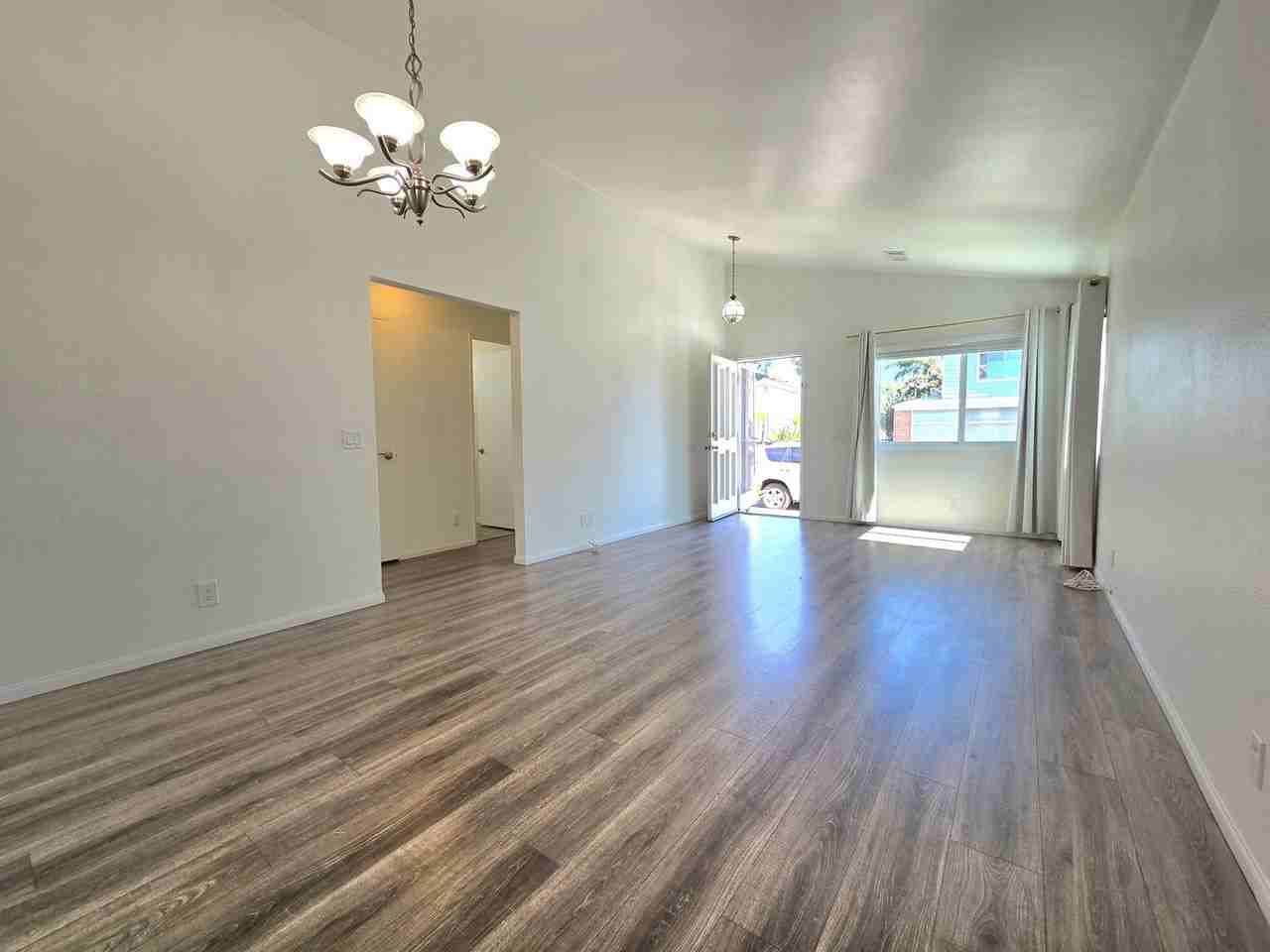 2093 Waterbury Dr - Photo 5 of 23