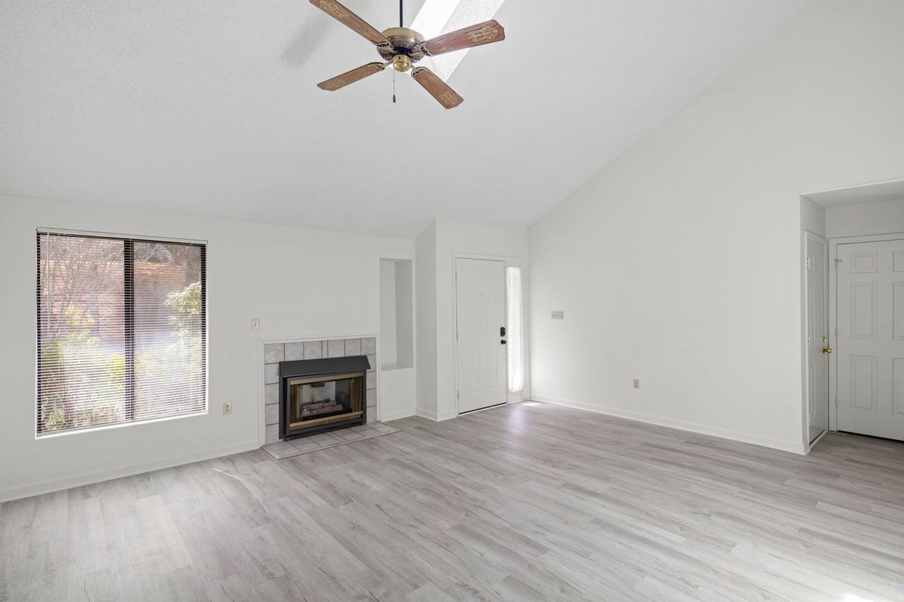 410 Sweeten Way - Photo 4 of 18