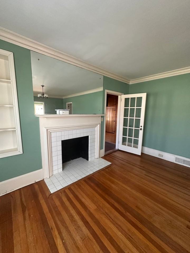 327 W Church St - Photo 5 of 27