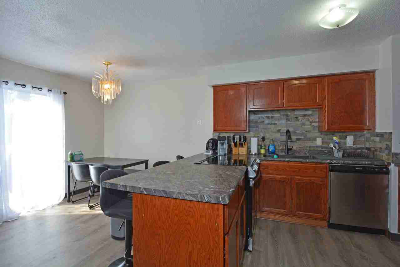 5528 Brookdale Dr N - Photo 6 of 20