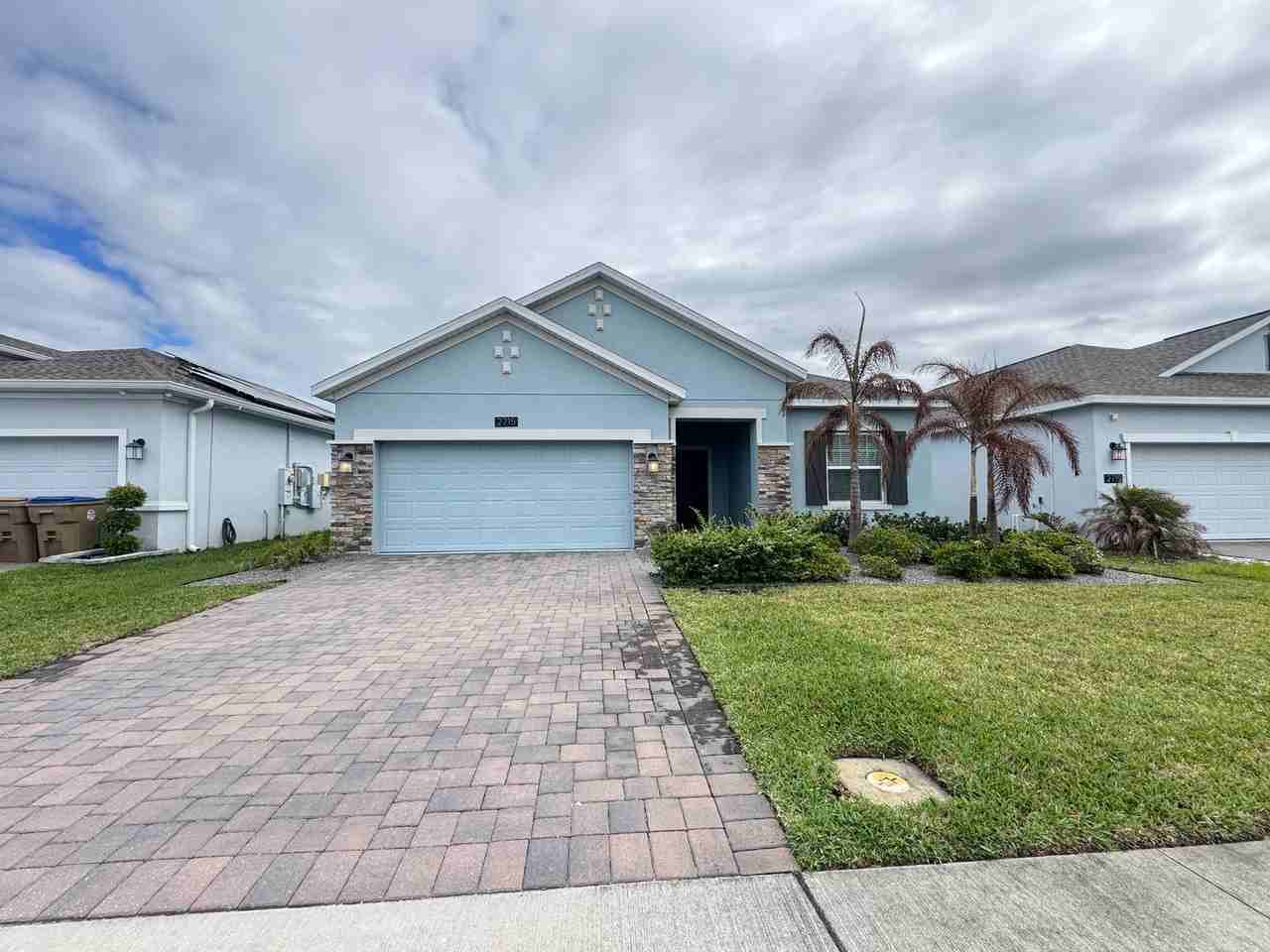 2715 Slash Way - Photo 2 of 50