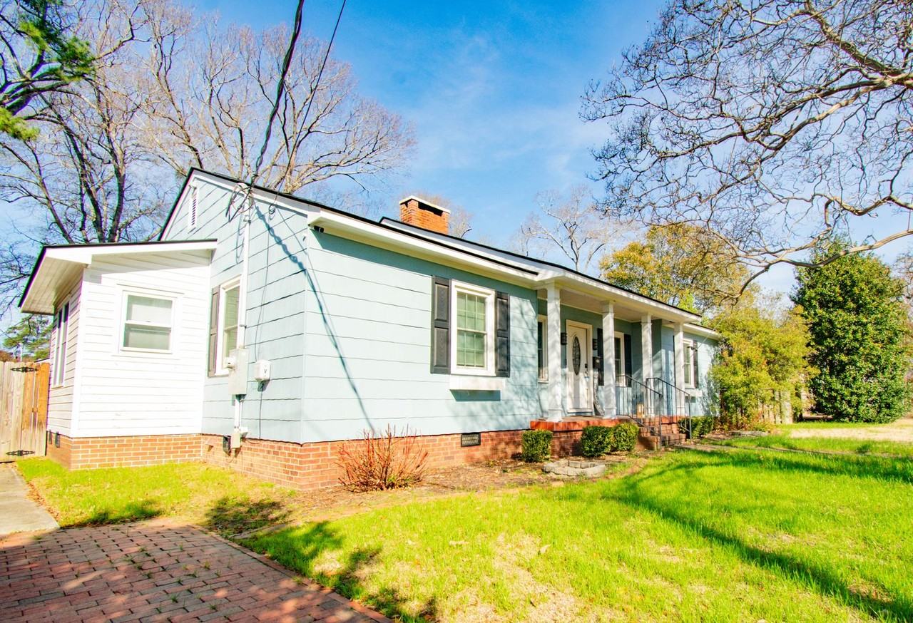 126 Ellington St - Photo 3 of 29