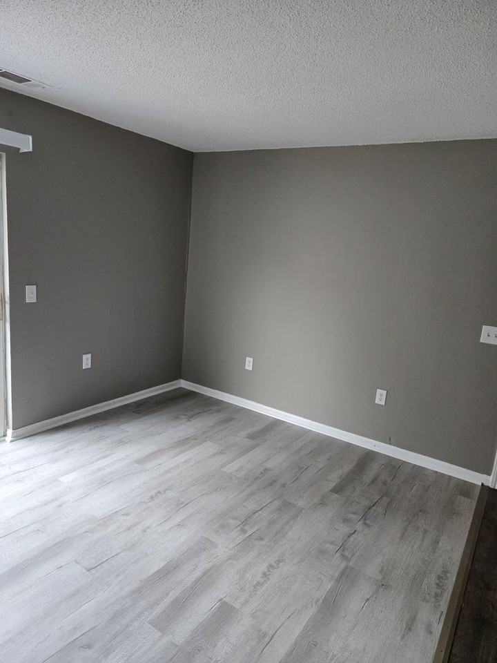 Rose Hill - Photo 2 of 18