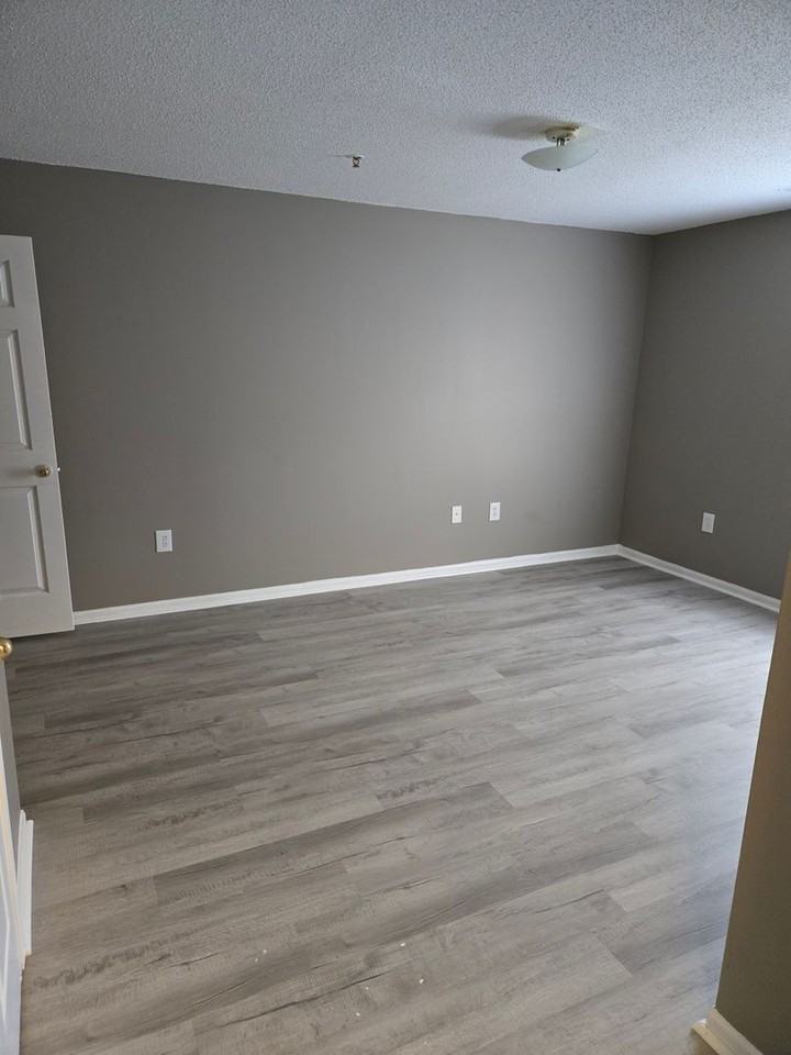 Rose Hill - Photo 5 of 18