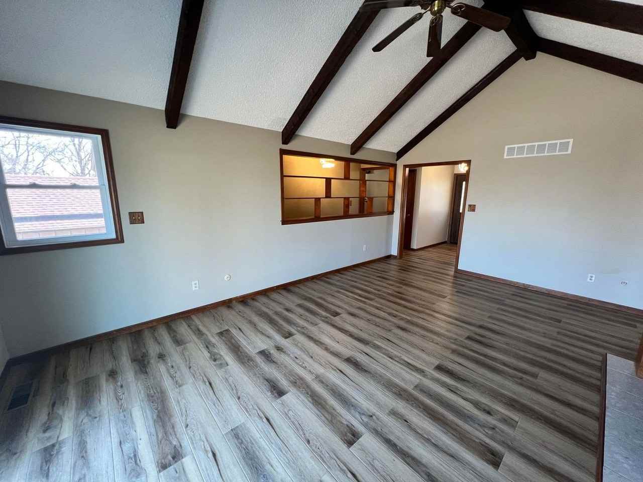 404 Palomino Cir - Photo 4 of 25