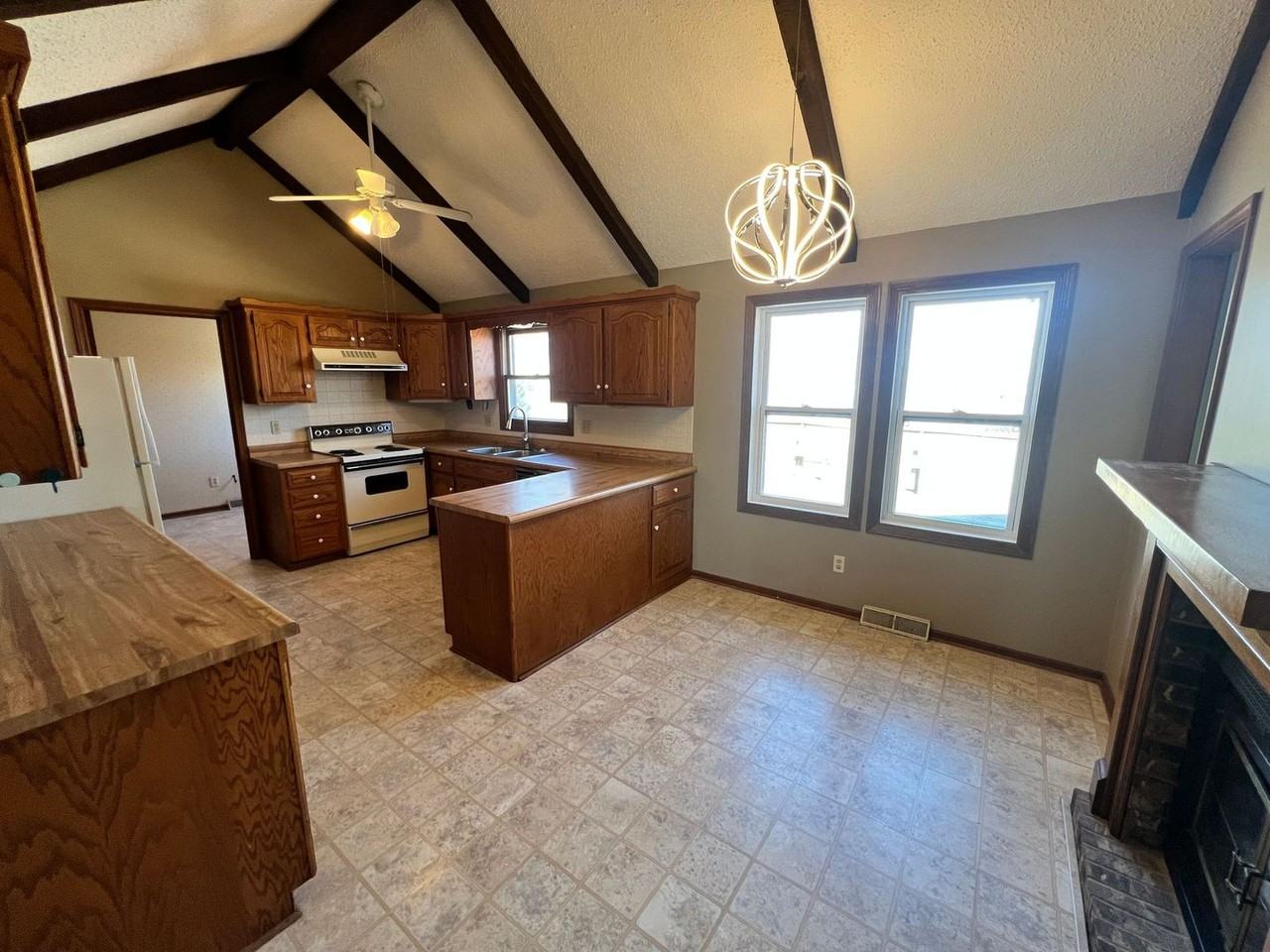 404 Palomino Cir - Photo 7 of 25