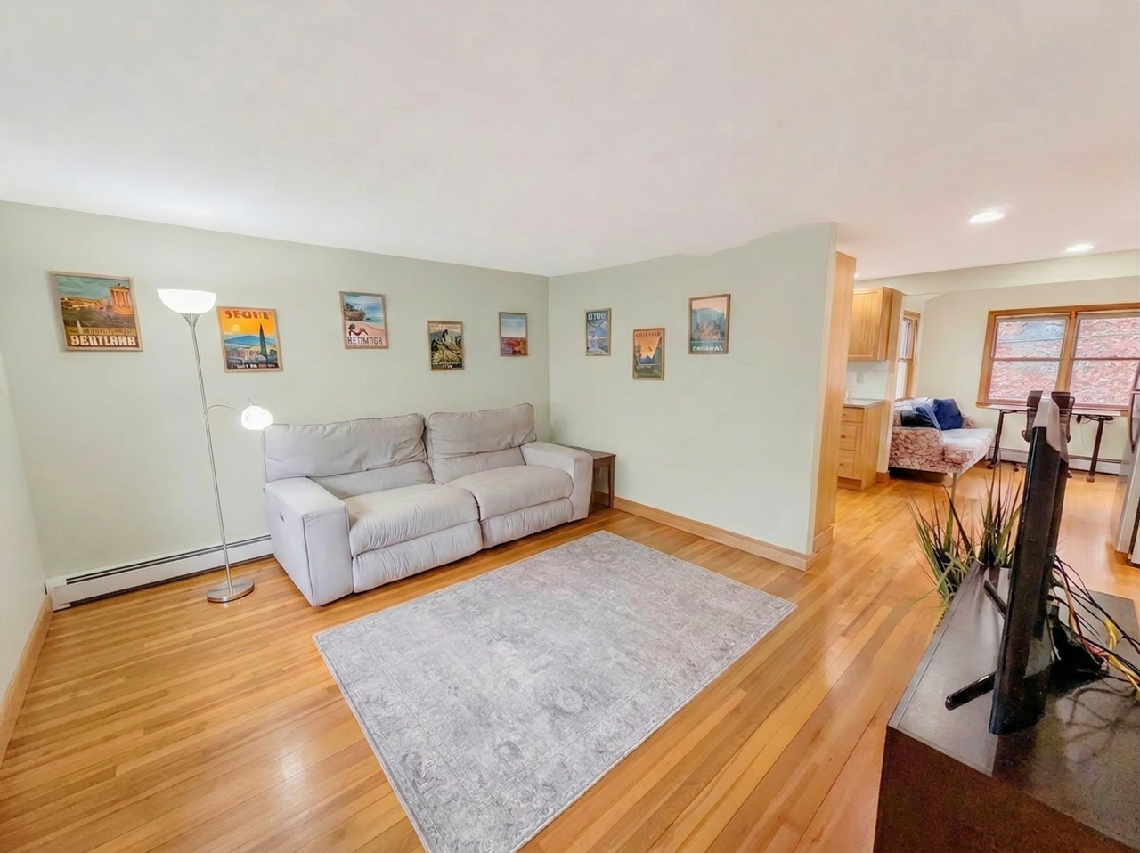 136 Oak St - Photo 4 of 22