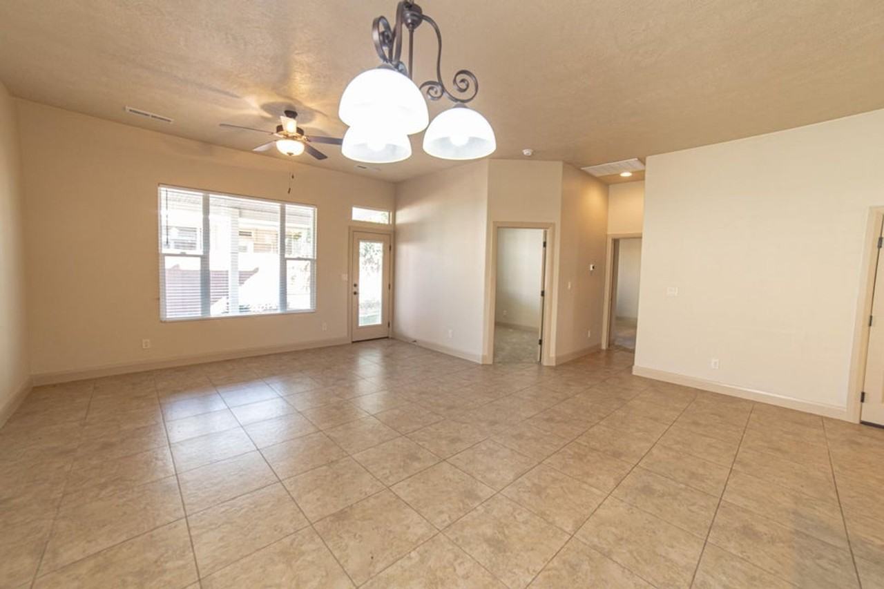 2554 W 260 N - Photo 6 of 22