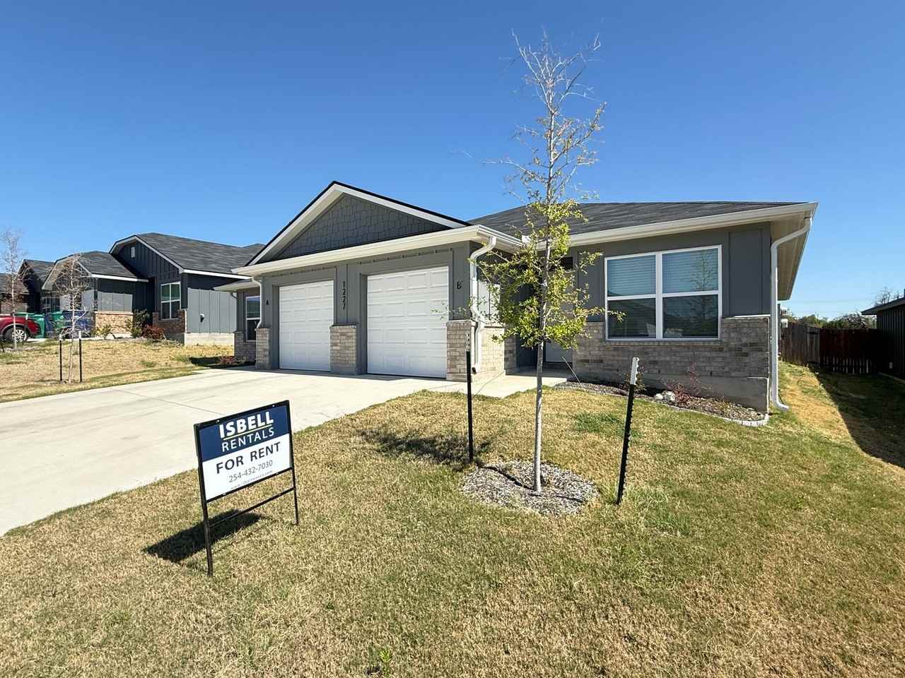 1227 Concord Dr - Photo 2 of 2