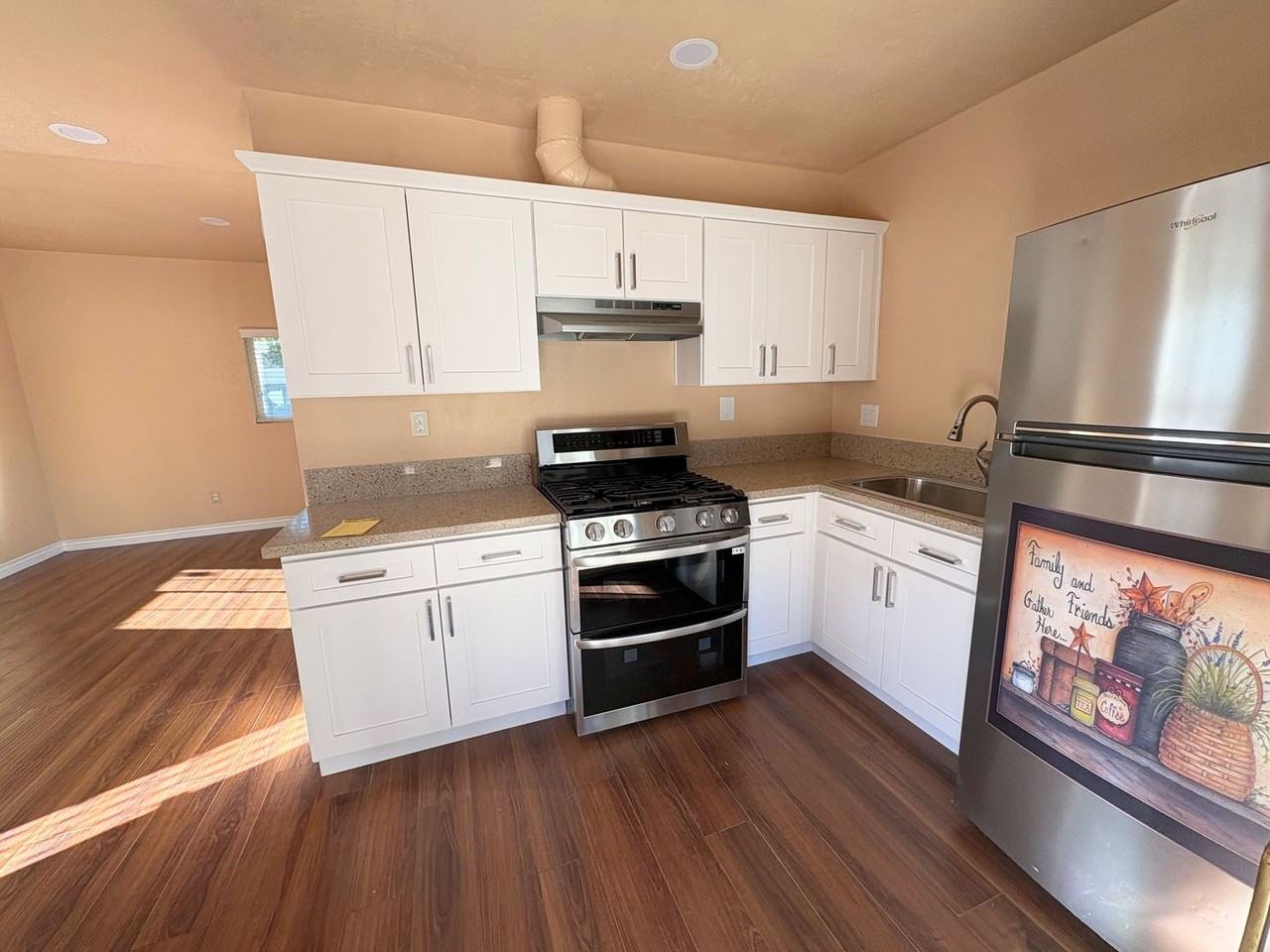 1322 1/2 W 11th St - Photo 7 of 8