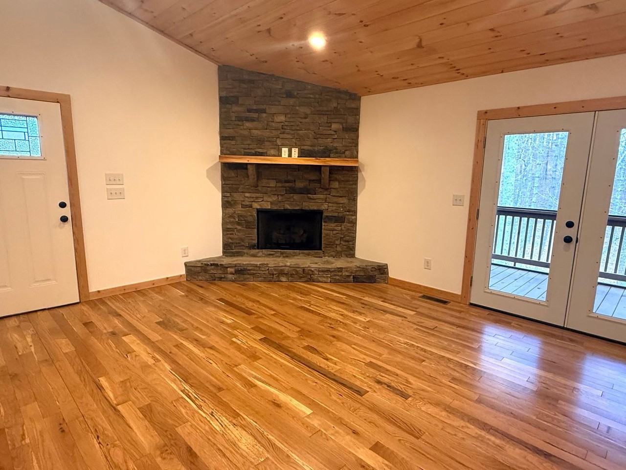 1135 Sandy Gap Rd - Photo 4 of 20