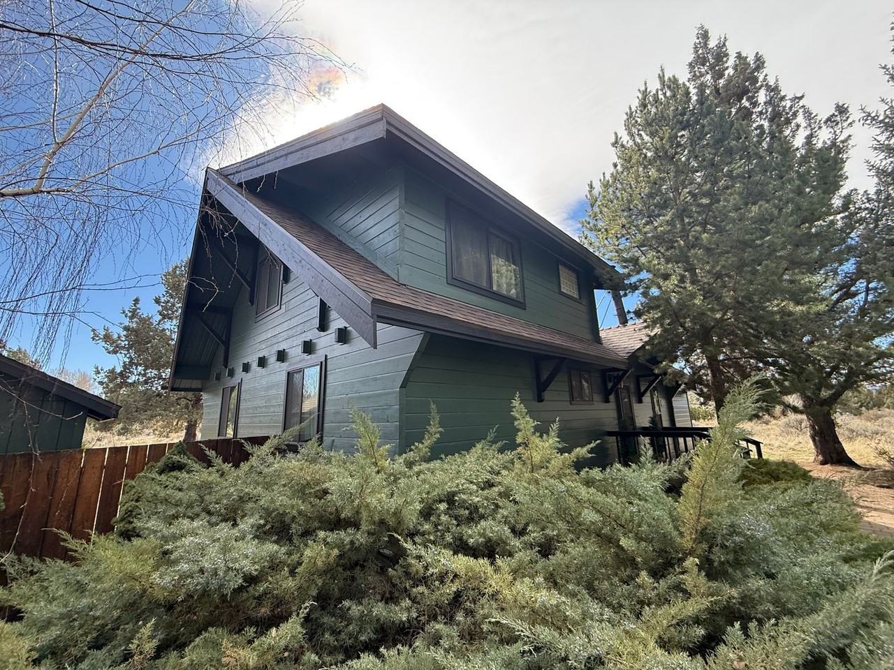 21683 Paloma Dr - Photo 2 of 41