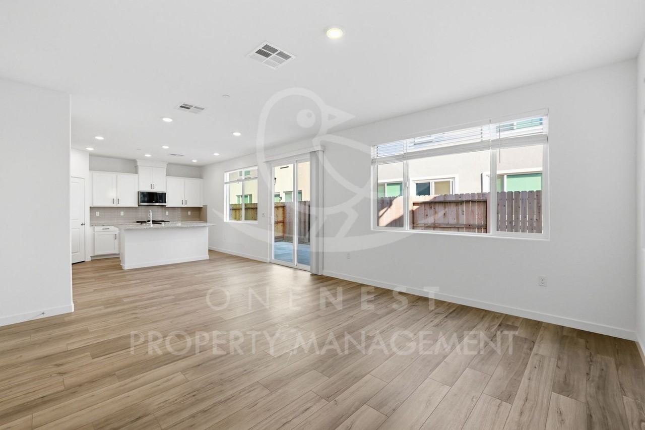 2198 Muller St - Photo 3 of 24