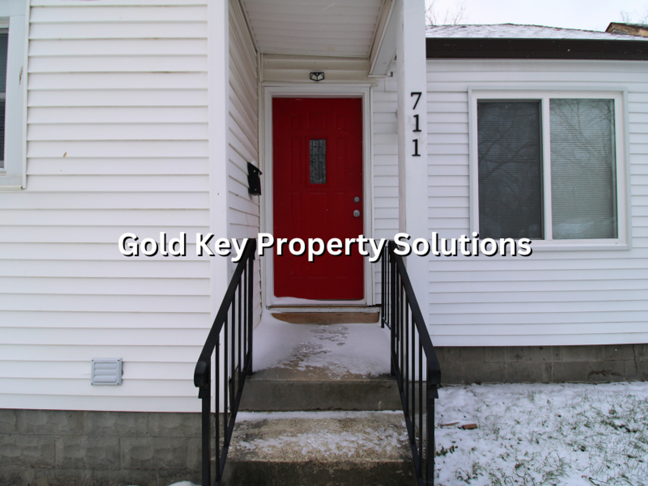 711 W 24th St - Photo 4 of 16