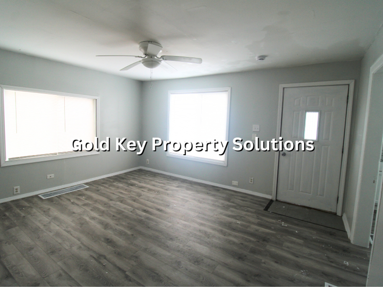 711 W 24th St - Photo 6 of 16