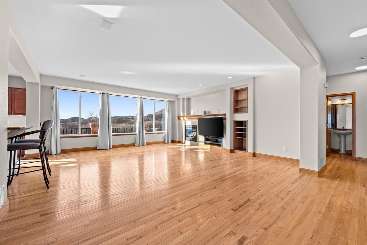 1820 Sapling Ct - Photo 5 of 22