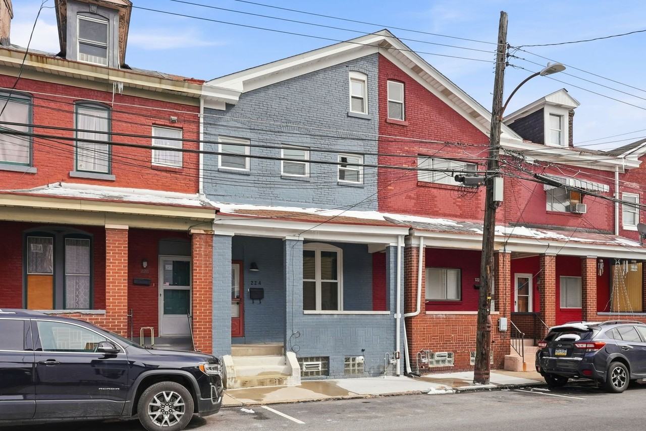 224 10th St - Photo 2 of 40